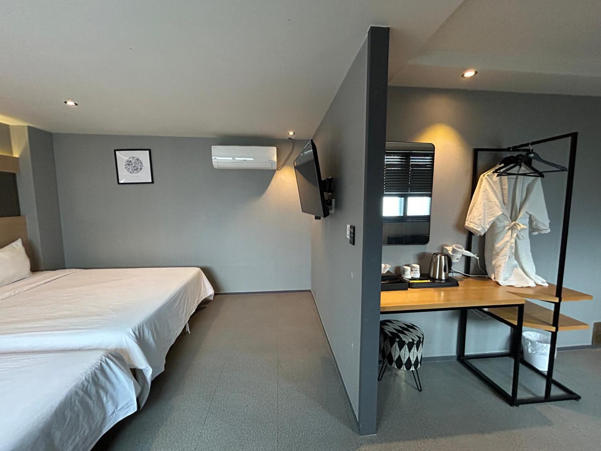 Deluxe Motel Geoje Esterno foto