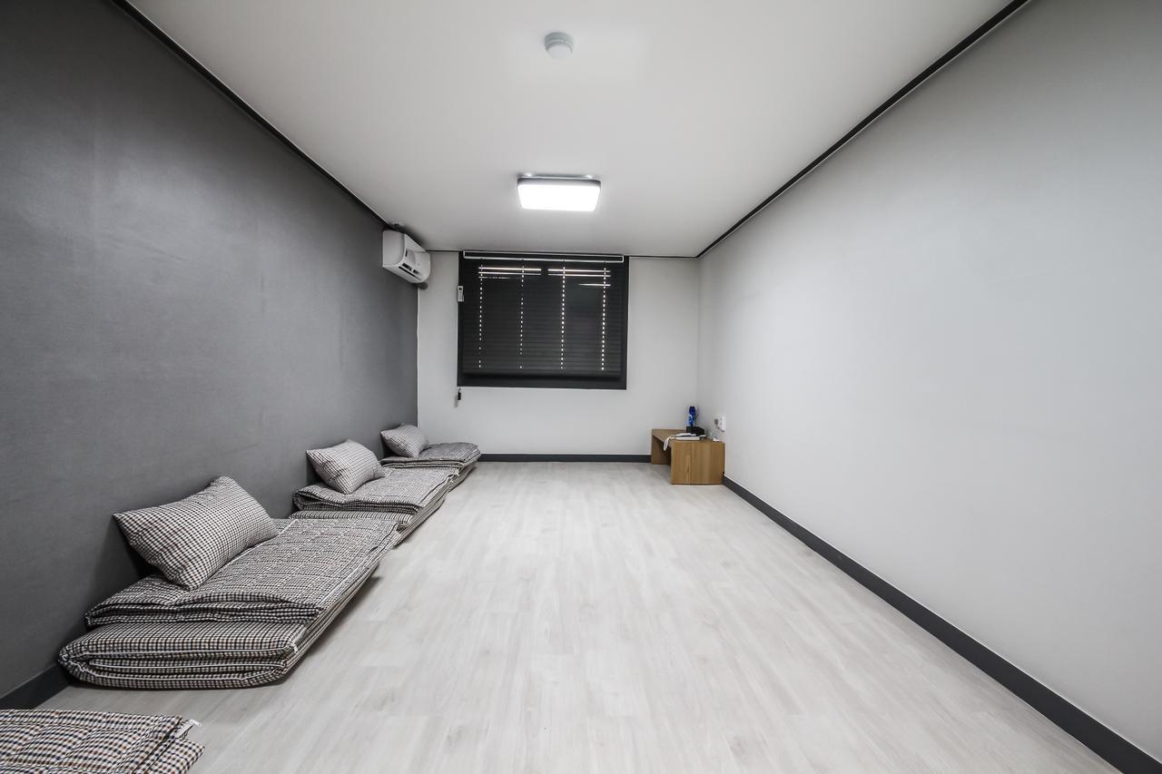 Deluxe Motel Geoje Esterno foto