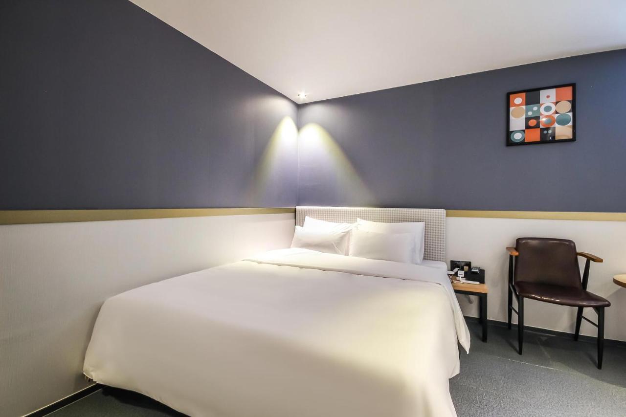 Deluxe Motel Geoje Esterno foto
