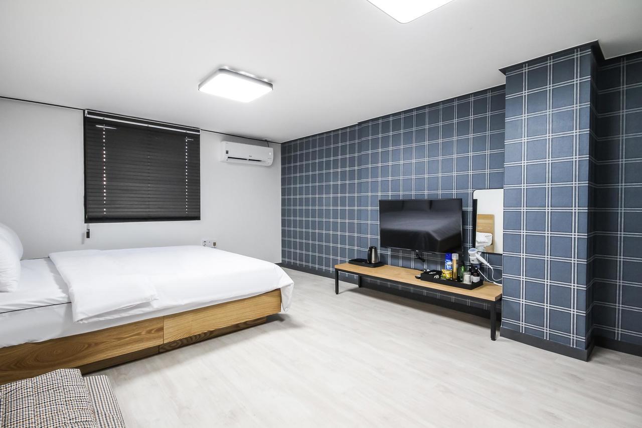 Deluxe Motel Geoje Esterno foto