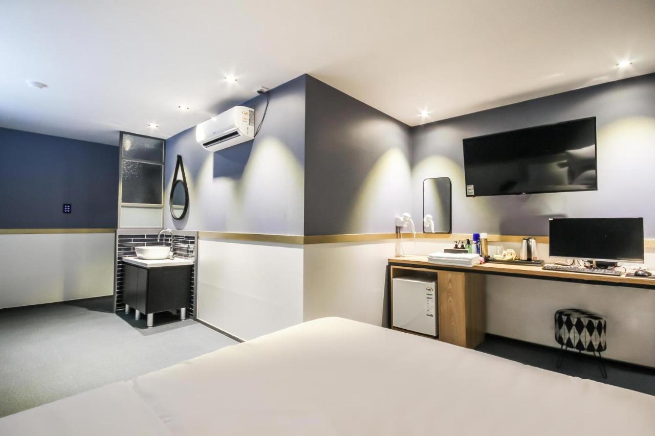 Deluxe Motel Geoje Esterno foto