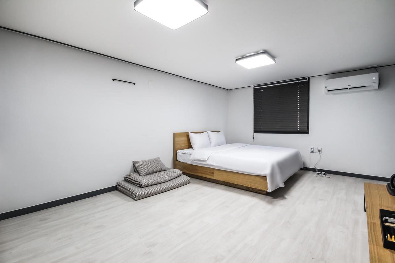 Deluxe Motel Geoje Esterno foto