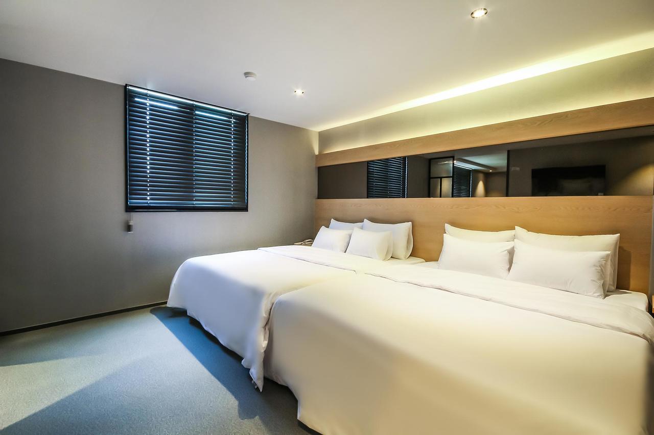 Deluxe Motel Geoje Esterno foto